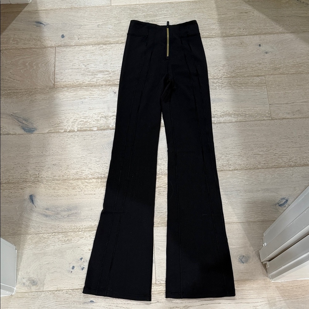 Rare NWOT Lululemon Sz 2 Leggings